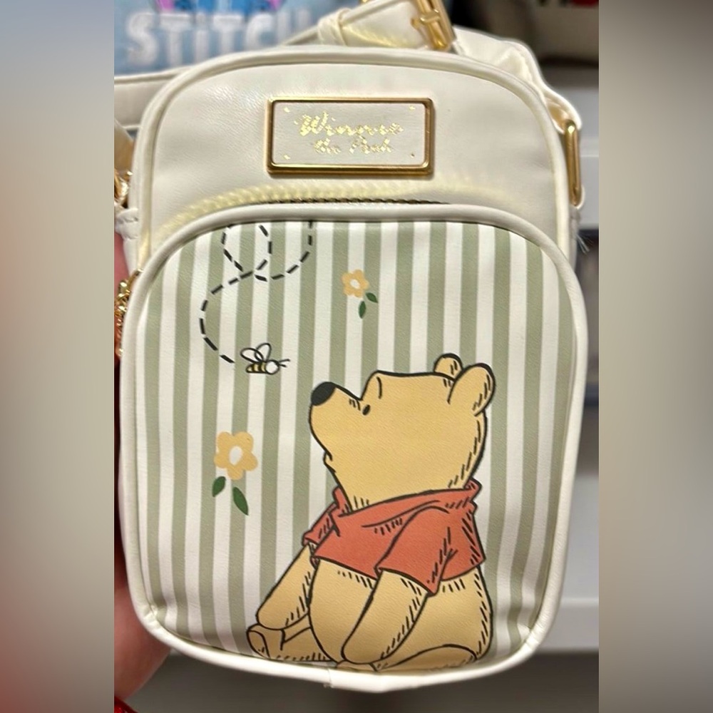 Disney Cream and Gold Winnie the Pooh Crossbody Bag
